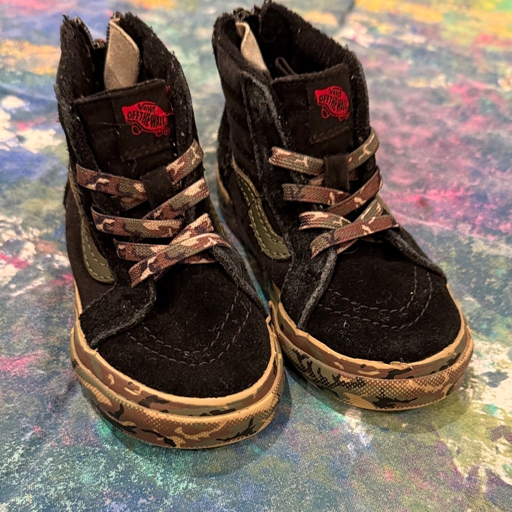 Vans Toddler Black and Camo High-Top Sneakers